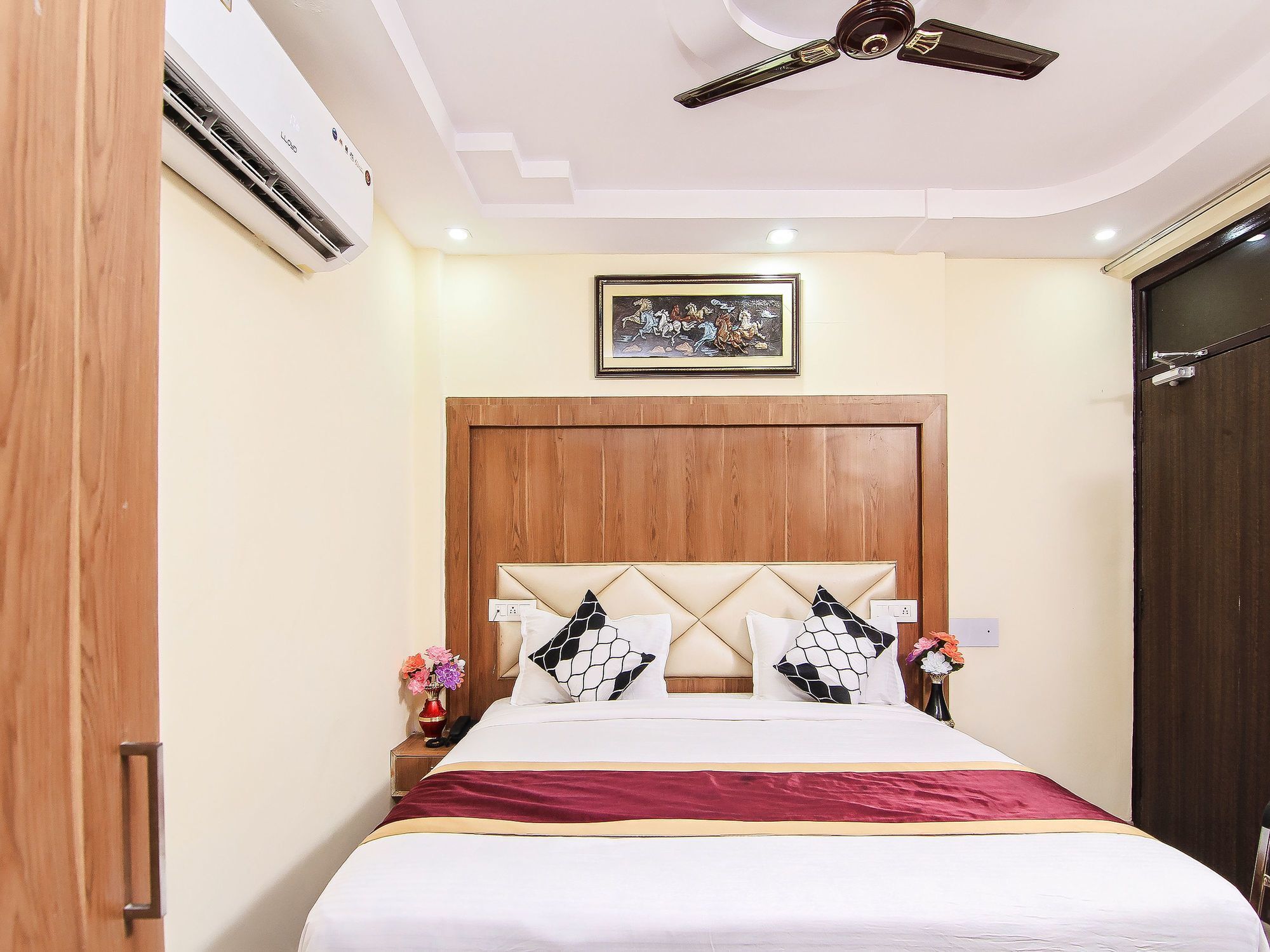 Super Hotel O Charbagh Formerly Khalsa Inn Lucknow Extérieur photo